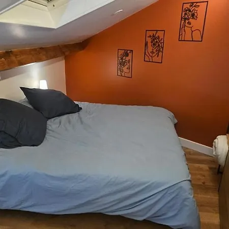 Cozy Loft Sous Les Toits דירה